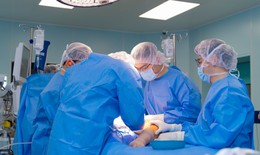 Bệnh nh&#226;n nhỏ tuổi đầu ti&#234;n tại Việt Nam được thay khớp h&#225;ng to&#224;n phần th&#224;nh c&#244;ng