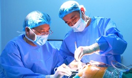 Phẫu thuật cắt đa tạng tiểu khung, loại bỏ ung thư trực tr&#224;ng t&#225;i ph&#225;t