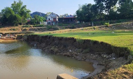 Người d&#226;n sống thấp thỏm cạnh đ&#234; s&#244;ng M&#227; li&#234;n tục sạt lở