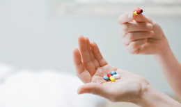 Mất trí nhớ do tự ý dùng thuốc: Cảnh báo nguy cơ từ chính tủ thuốc gia đình