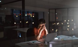 Người l&#224;m ca đ&#234;m dễ thiếu vitamin n&#224;o?