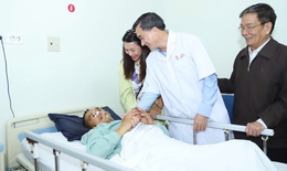 Từ ph&#250;t sinh tử đến ng&#224;y trở về b&#234;n gia đ&#236;nh: C&#226;u chuyện ấm l&#242;ng về t&#236;nh người v&#224; sự tận t&#226;m của thầy thuốc