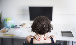 &#193;nh nắng bị l&#227;ng qu&#234;n v&#224; hệ lụy sức khỏe đ&#225;ng lo ngại ở người trẻ tuổi