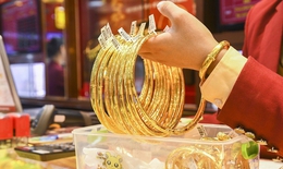 Gi&#225; v&#224;ng h&#244;m nay ng&#224;y 28/10 tiếp đ&#224; giảm dữ dội