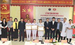 Bộ Y tế và UBND tỉnh Nghệ An trao Bằng khen cho 1 tập thể, 8 cá nhân dũng cảm bảo vệ bệnh nhân tại Bệnh viện Sản Nhi Nghệ An