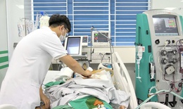Nữ c&#244;ng nh&#226;n da gi&#224;y nguy kịch v&#236; căn bệnh hay gặp m&#249;a mưa b&#227;o