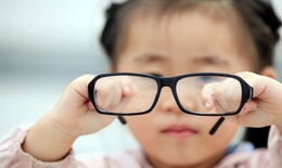 Giải pháp mới trong phòng ngừa cận thị tiến triển ở trẻ