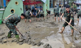 Sát cánh cùng nhân dân khắc phục hậu quả mưa lũ lịch sử