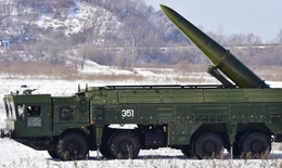 Ukraine thừa nhận hệ thống Patriot của Mỹ &#39;chỉ biết đứng nh&#236;n&#39; Iskander v&#224; Kinzhal của Nga