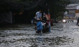 Hà Nội 'bêu tên' loạt đơn vị chậm ứng phó bão