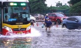 Cập nhật c&#225;c tuyến đường bị ngập ở H&#224; Nội h&#244;m nay 9/10