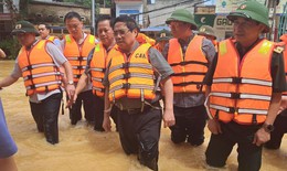 Thủ tướng tới Thái Nguyên thăm hỏi người dân, chỉ đạo khắc phục hậu quả mưa lũ