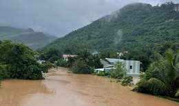 Mưa lũ ở miền Trung l&#224;m 35 người chết v&#224; mất t&#237;ch, h&#224;ng chục ngh&#236;n nh&#224; d&#226;n bị ngập