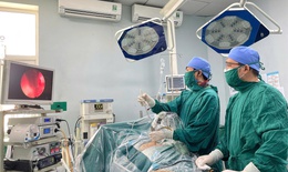 Phẫu thuật nội soi cột sống: Giải ph&#225;p điều trị an to&#224;n, thẩm mỹ