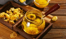 Loại tr&#224; n&#234;n uống v&#224;o buổi tối để hỗ trợ giảm mỡ bụng