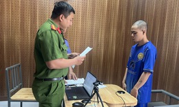 Đ&#226;m dao v&#224;o đ&#249;i t&#224;i xế Grab để cướp t&#224;i sản