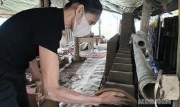 Hơn trăm năm gìn giữ mái ngói Tày