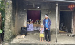 Xót xa đứa trẻ liên tiếp mất mẹ và bà, chỉ còn biết dựa vào người cậu tật nguyền, tâm trí bất ổn