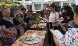 Bữa ăn đủ chất cho trẻ em v&#249;ng cao: Nỗ lực bền bỉ của ng&#224;nh y tế Lai Ch&#226;u