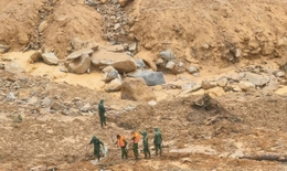 N&#250;i ph&#225;t ra tiếng nổ lớn, lực lượng t&#236;m kiếm 3 người mất t&#237;ch phải tạm dừng