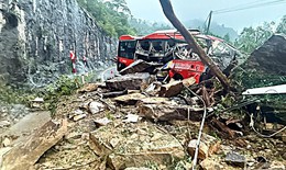 Sạt lở &#39;bẻ g&#227;y&#39; giao th&#244;ng tại Kh&#225;nh H&#242;a v&#224; L&#226;m Đồng: Lộ tr&#236;nh thay thế cho t&#224;i xế