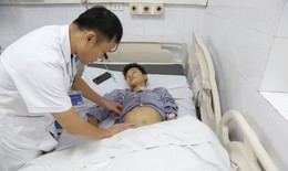 Sau tai nạn giao th&#244;ng, nam thanh ni&#234;n 15 tuổi bị vỡ gan độ IV