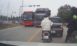 Video t&#224;i xế xe tải vượt ẩu su&#253;t g&#226;y tai nạn tr&#234;n Quốc lộ 3