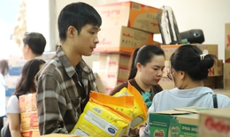 TPHCM mở th&#234;m nhiều điểm tiếp nhận nhu yếu phẩm hỗ trợ đồng b&#224;o v&#249;ng lũ 