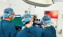 Sau tai nạn giao thông, người đàn ông được phát hiện dạ dày, đại tràng…lộn lên lồng ngực