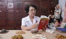 BS CKII Nguyễn Thị Nhuần: Người lưu giữ tinh hoa thuốc Nam trong chặng đường 15 năm thuốc dân tộc