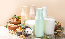 Uống sữa hạt thay bữa sáng có tốt không?