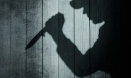 G&#227; trai nghi trộm cắp, hung h&#227;n vung dao đ&#226;m Đại &#250;y c&#244;ng an v&#224; 2 người trọng thương