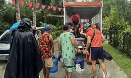 Philippines sơ t&#225;n h&#224;ng ngh&#236;n người trước khi b&#227;o Kalmaegi đổ bộ