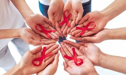Chỉ c&#242;n &#237;t ng&#224;y để gửi b&#224;i dự thi &#39;Giải B&#225;o ch&#237; to&#224;n quốc về ph&#242;ng, chống HIV/AIDS&#39;: Đừng để những c&#226;u chuyện nh&#226;n văn bị l&#227;ng qu&#234;n!