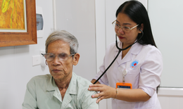 'Đơn thuốc AI' và hiểm họa sức khỏe (2): Tin tưởng tuyệt đối vào AI là vô trách nhiệm với mạng sống chính mình