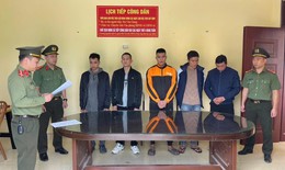 Nh&#243;m điều h&#224;nh gần 300 website khi&#234;u d&#226;m bị bắt giữ