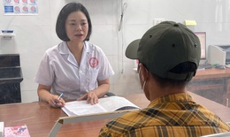 Nữ b&#225;c sĩ lặng thầm thắp hy vọng cho những mảnh đời HIV