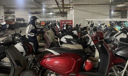 H&#224; Nội: Chung cư &#39;vạn d&#226;n&#39; th&#244;ng b&#225;o ngừng nhận tr&#244;ng xe điện dưới tầng hầm