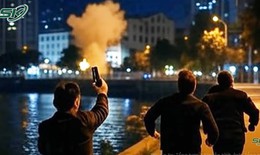 G&#227; trai k&#233;o theo đồng bọn nổ 3 ph&#225;t s&#250;ng, đuổi đ&#225;nh &#39;t&#236;nh địch&#39; rồi cướp t&#224;i sản tẩu tho&#225;t