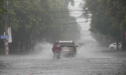 Diễn biến đợt mưa ở miền Trung do ho&#224;n lưu của b&#227;o số 15