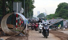 H&#224; Nội ph&#226;n luồng giao th&#244;ng tại Xu&#226;n Thủy v&#224; Đại lộ Thăng Long, người d&#226;n di chuyển thế n&#224;o?