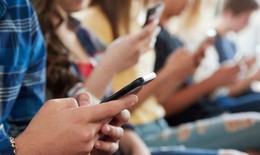 Israel cấm học sinh tiểu học sử dụng điện thoại di động