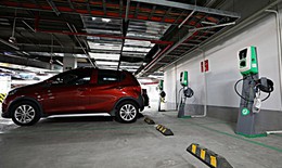 Bộ Xây dựng thúc làm quy chuẩn an toàn cho trạm sạc xe điện ở chung cư