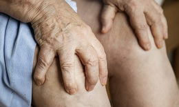 Đau nhức xương khớp khi trời lạnh và 8 cách phòng ngừa hiệu quả