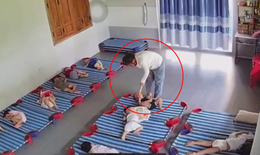 X&#225;ch ngược ch&#226;n trẻ đ&#225;nh d&#227; man, chủ nh&#243;m trẻ &#39;Con cưng&#39; lĩnh 9 th&#225;ng t&#249;