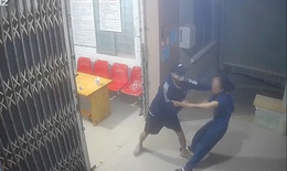 Truy t&#236;m đối tượng khống chế nh&#226;n vi&#234;n y tế, &#233;p chuyển tiền v&#224;o t&#224;i khoản