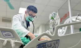 Bệnh nhân cúm suy hô hấp nhanh, phổi trắng xóa 2 bên