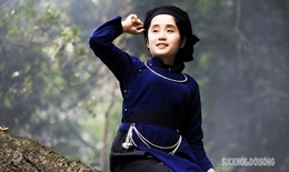 Cô gái 9X kể chuyện giữ gìn vẻ đẹp trang phục Tày