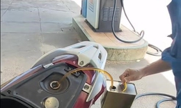 Sau vụ từ chối nhận chuyển khoản, rút lại xăng của khách, địa phương đề nghị đẩy mạnh thanh toán trực tuyến