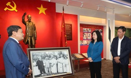 Bộ Y tế tiếp nhận tư liệu quý về Chủ tịch Hồ Chí Minh